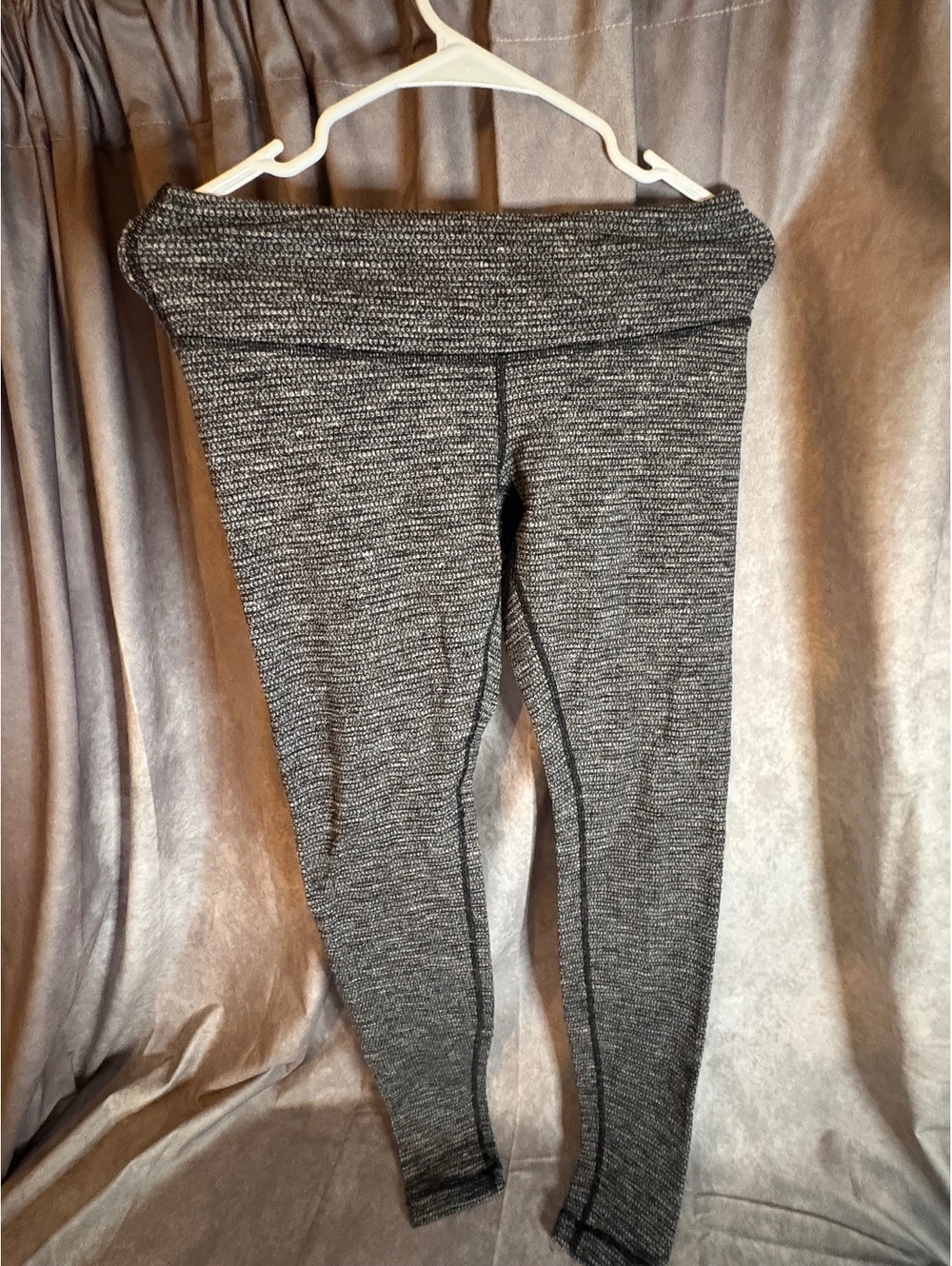 Lululemon Heathered Black Gray Leggings Size 6 Full Length Yoga Pants